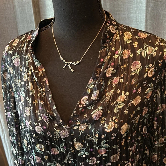 Floral Self Contrast Blouse - Picture 2 of 5